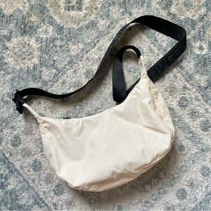 small baggu crescent bag